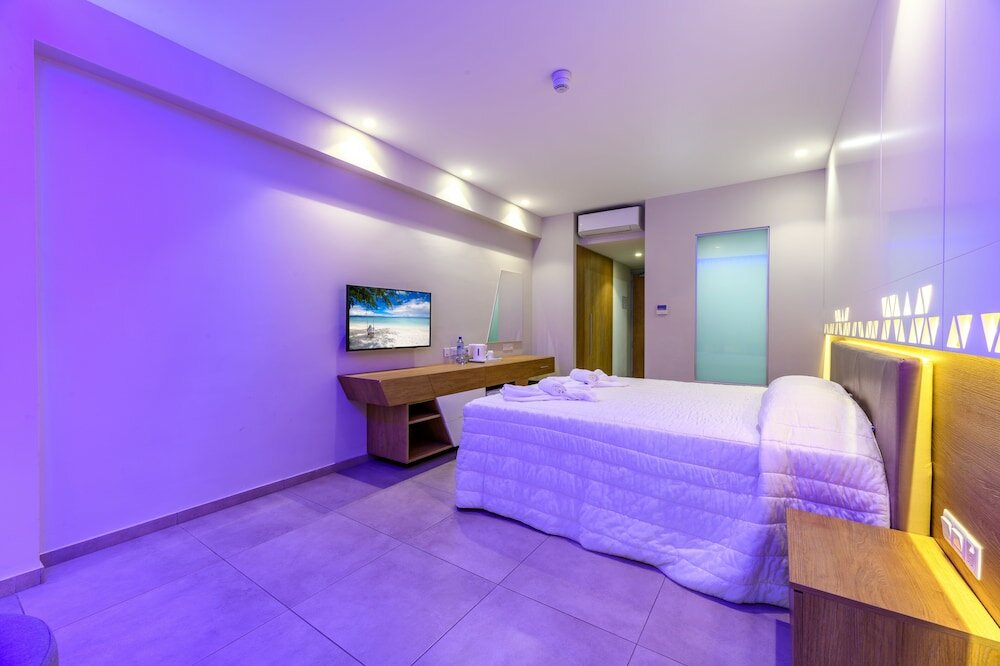 Фото Tasia Maris Seasons