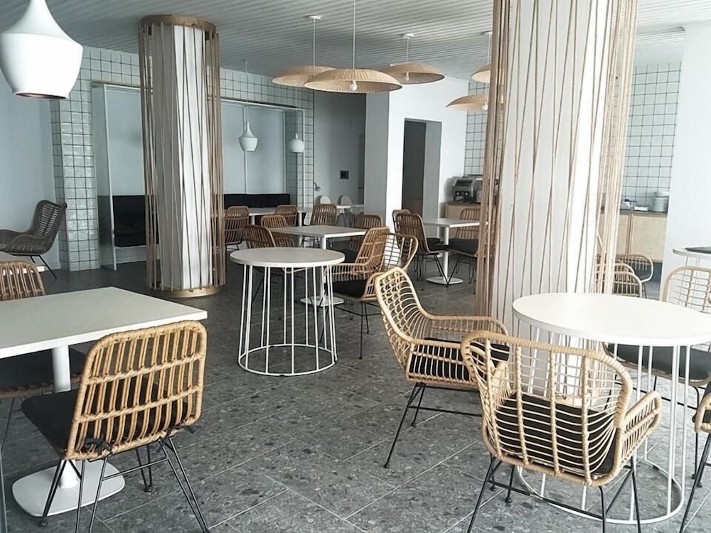 Фото E. J. Pyrgos Bay Hotel