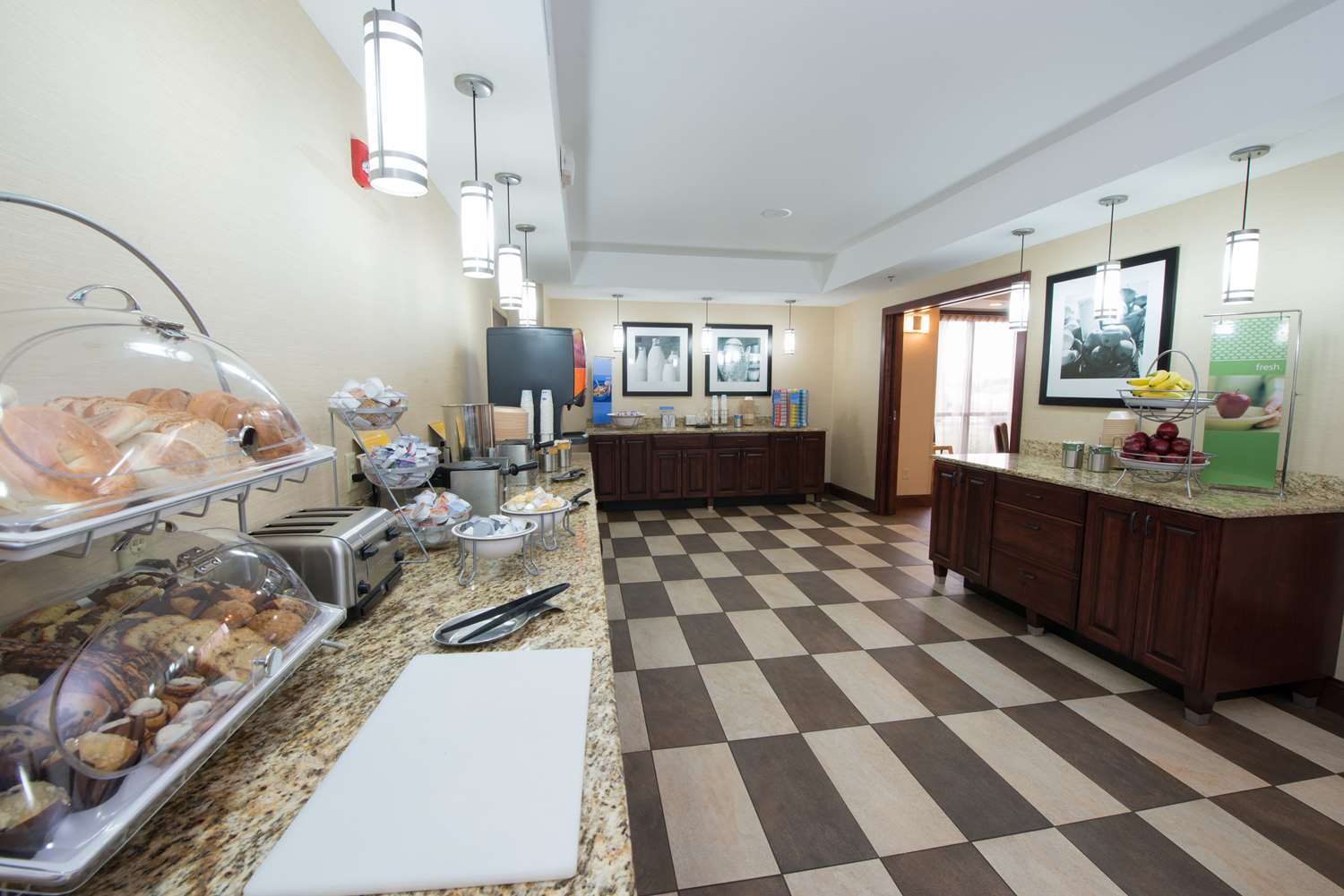 Фото Hampton Inn Bismarck