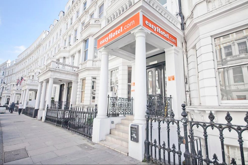 Фото EasyHotel London South Kensington
