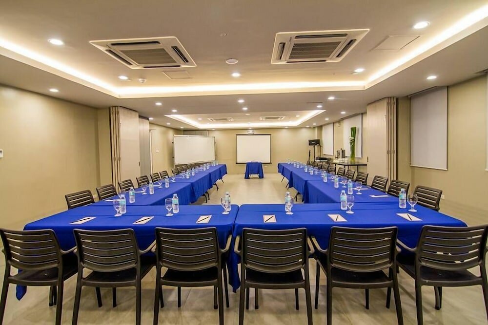 Фото Cebu Hotel Plus