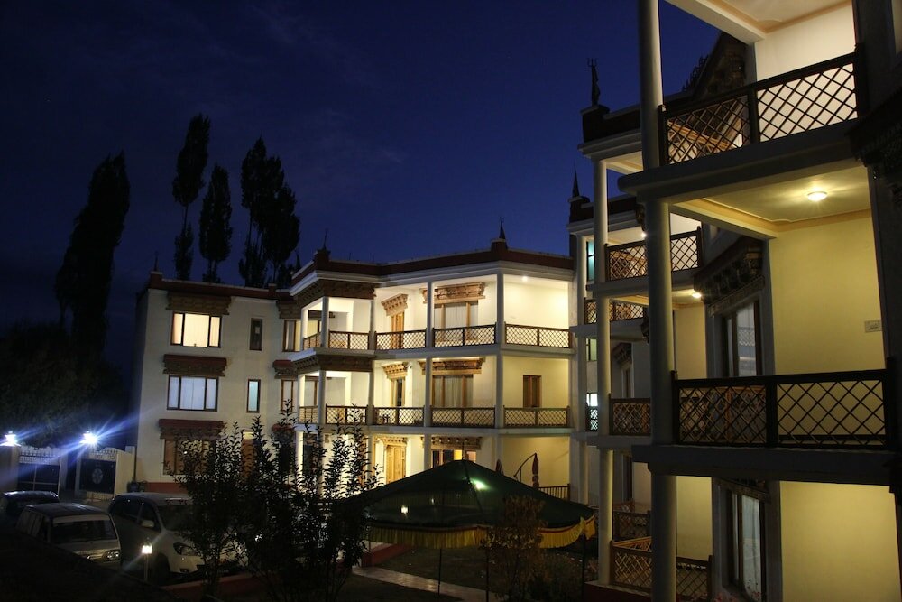 Фото отеля 2