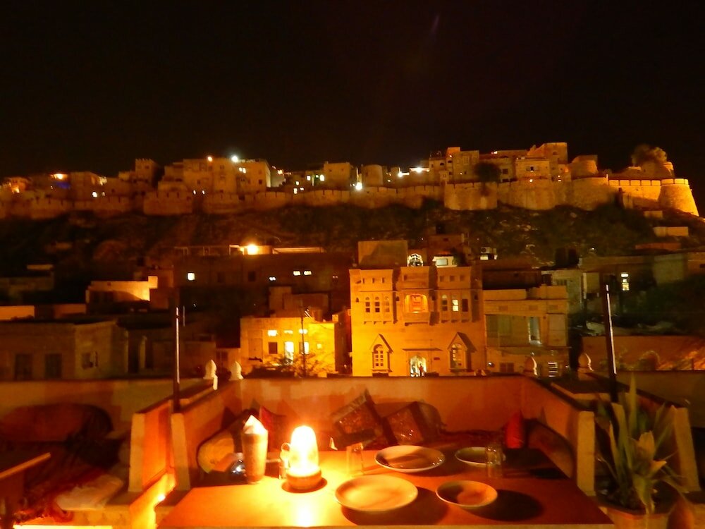 Фото Hotel Shahi Palace