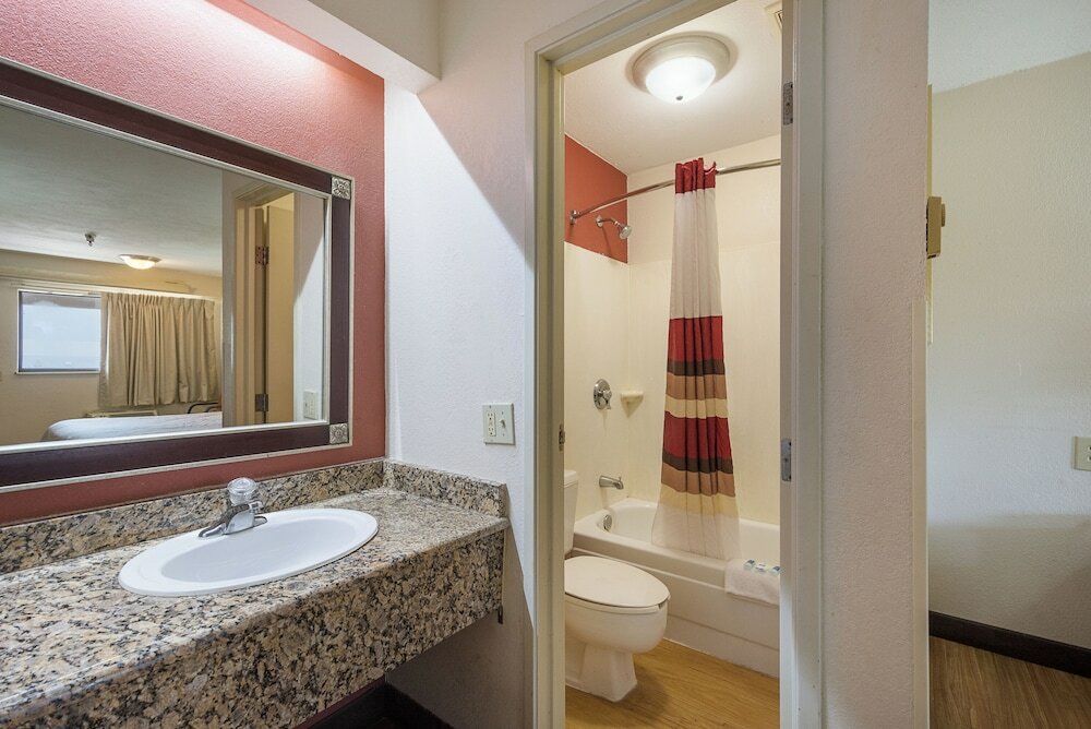 Фото Rodeway Inn Tampa near Busch Gardens - Usf