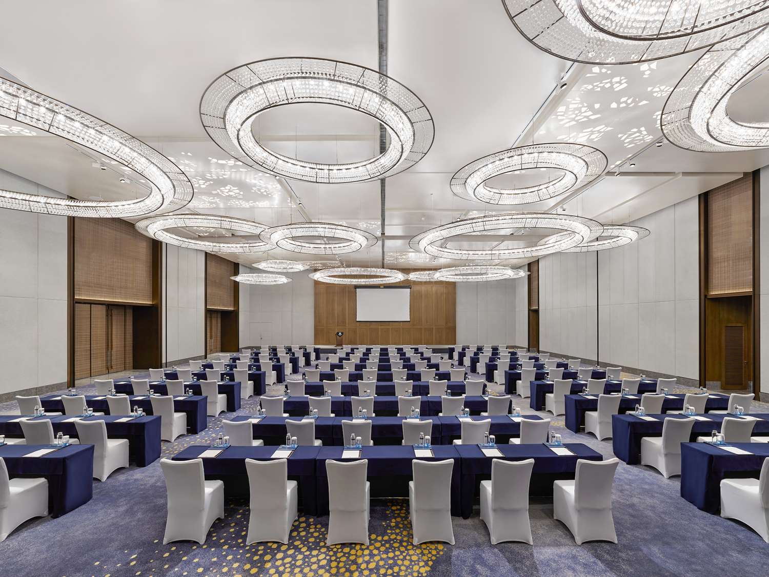 Фото DoubleTree by Hilton Qidong