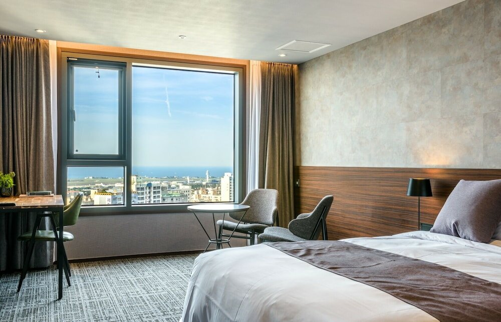 Фото Hotel With City