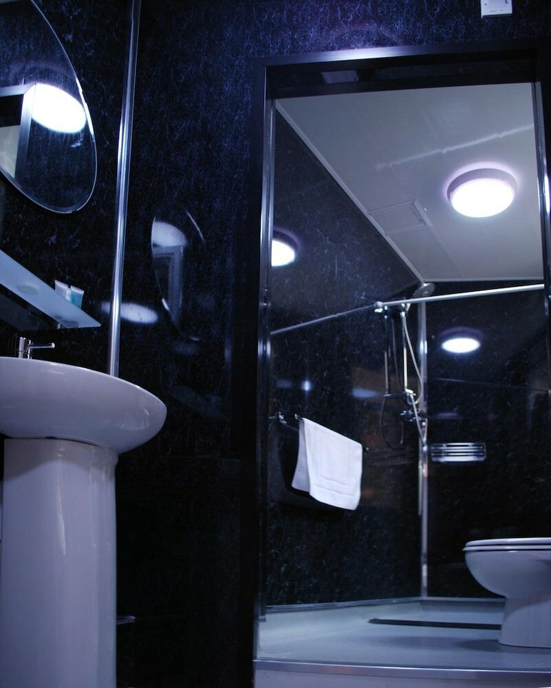 Фото The Liverpool Inn Hotel