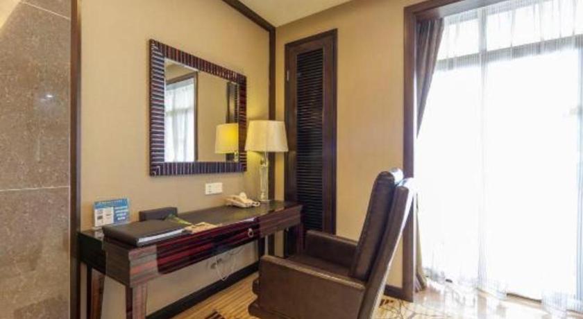 Фото Country Garden Phoenix Hotel Yunfu