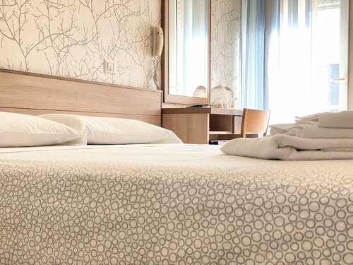 Внешний вид отеля Hotel Ravello в Римини, фото 5