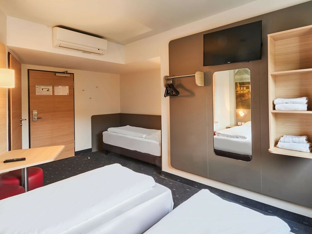 Фото B&b Hotel Würzburg