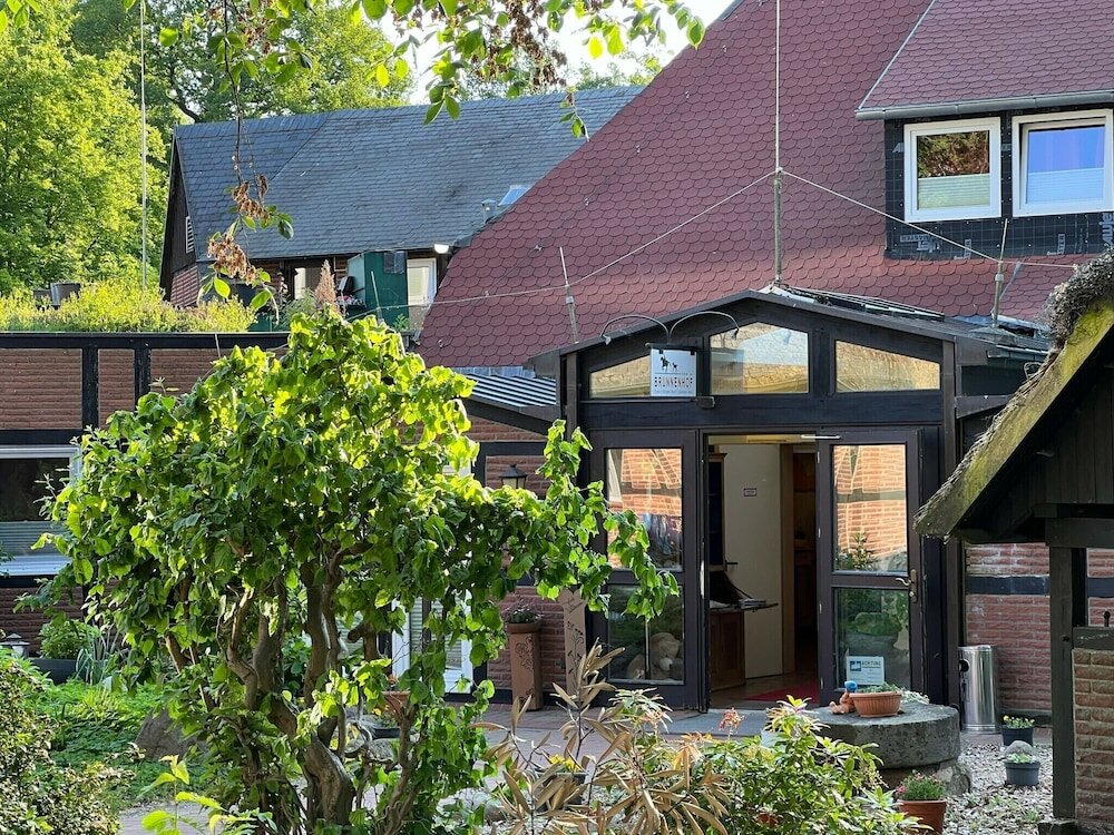 Фото Ferien- & Reitsport Hotel Brunnenhof