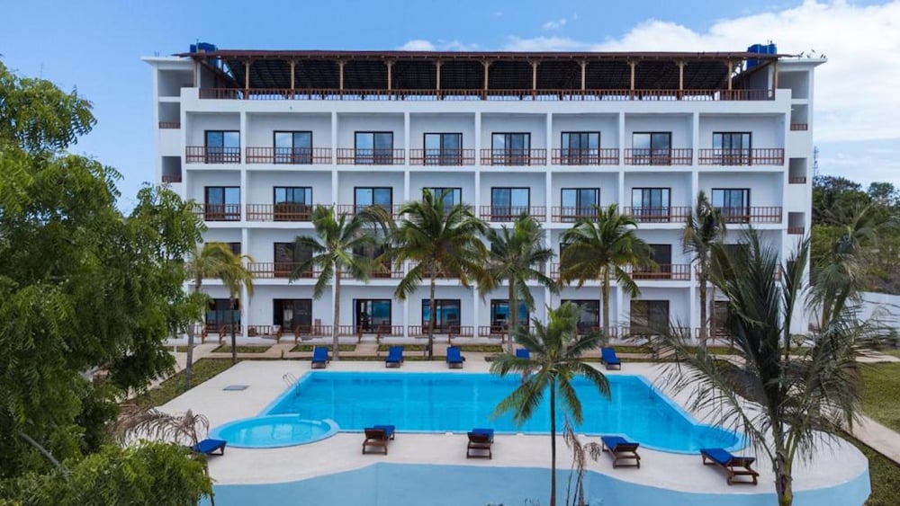 Фото Malika Nungwi Hotel