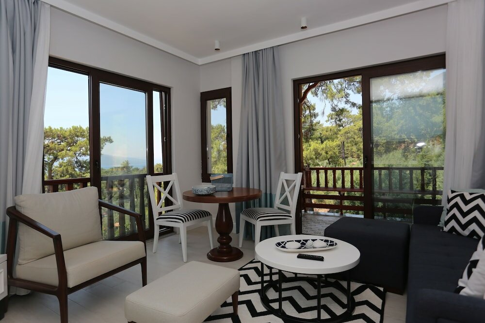 Фото Alp Suites Pinehill