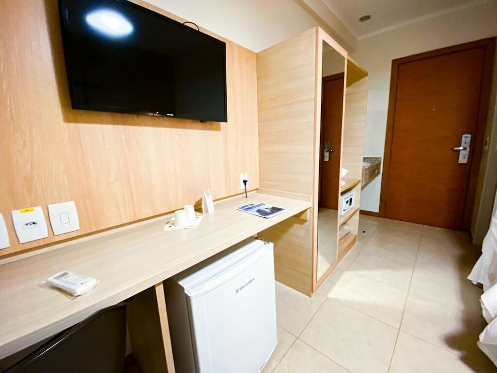 Фото Hotel Rainha dos Apóstolos