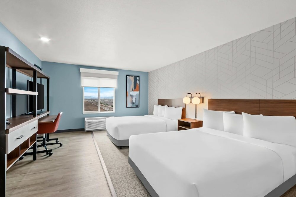 Фото Everhome Suites Chandler Phoenix Fashion Center