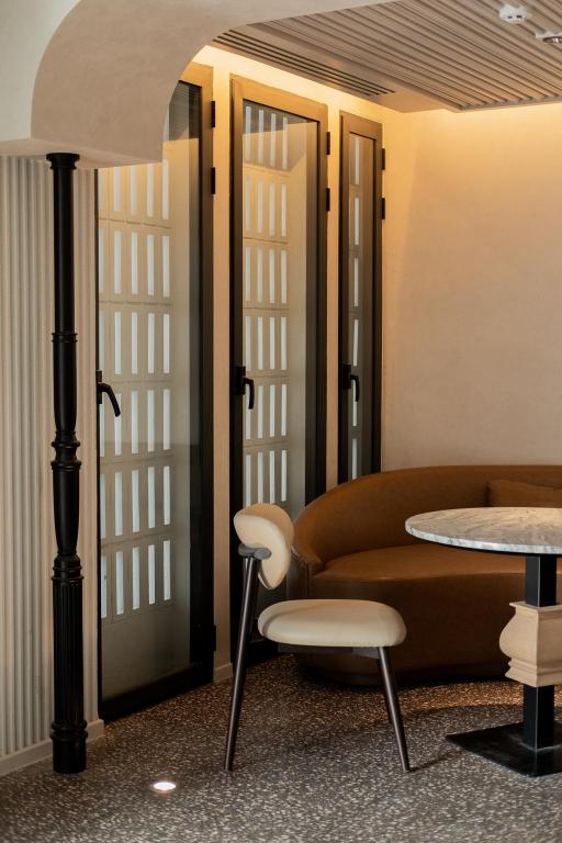 Фото Away Bangkok Sukhumvit