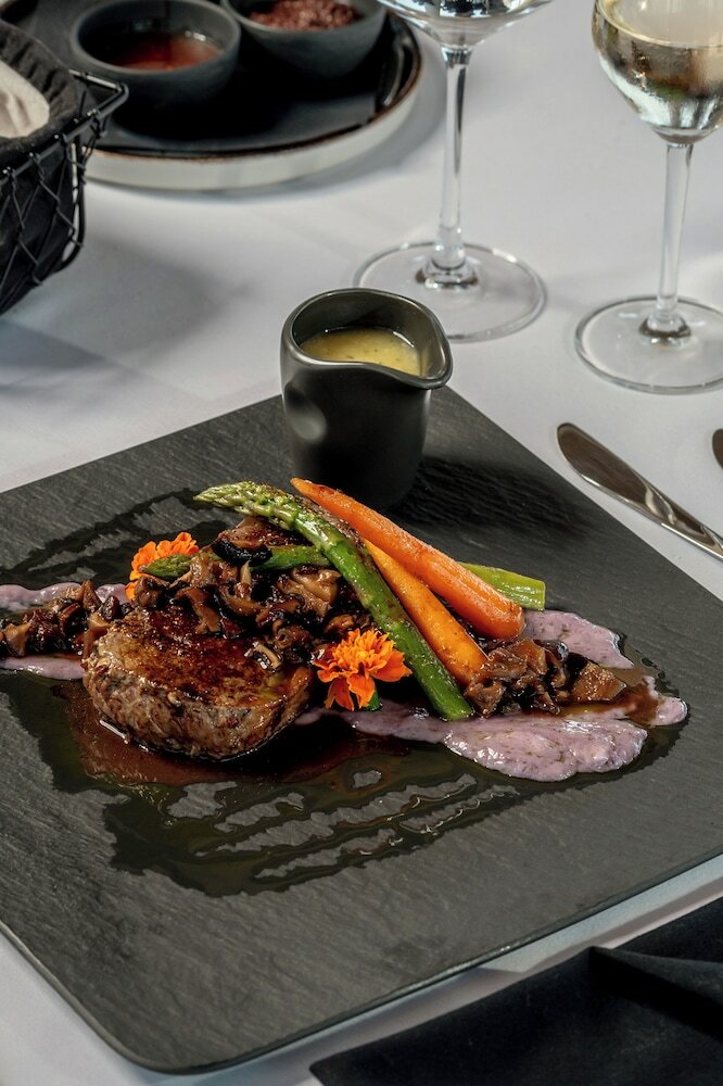 Фото Cresanto Luxury Suites