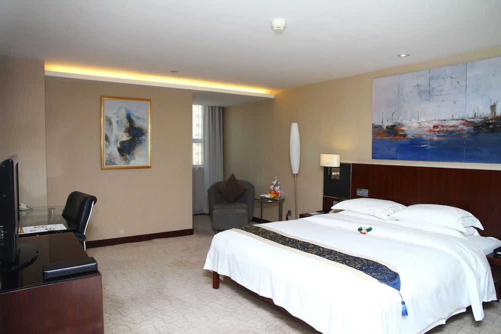 Фото The Pavilion Hotel