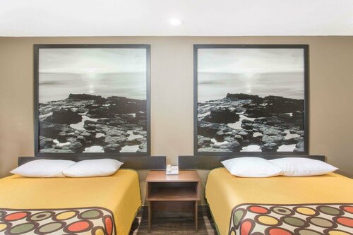 Гостиница Super 8 by Wyndham National City Chula Vista в Нейшнел Сити