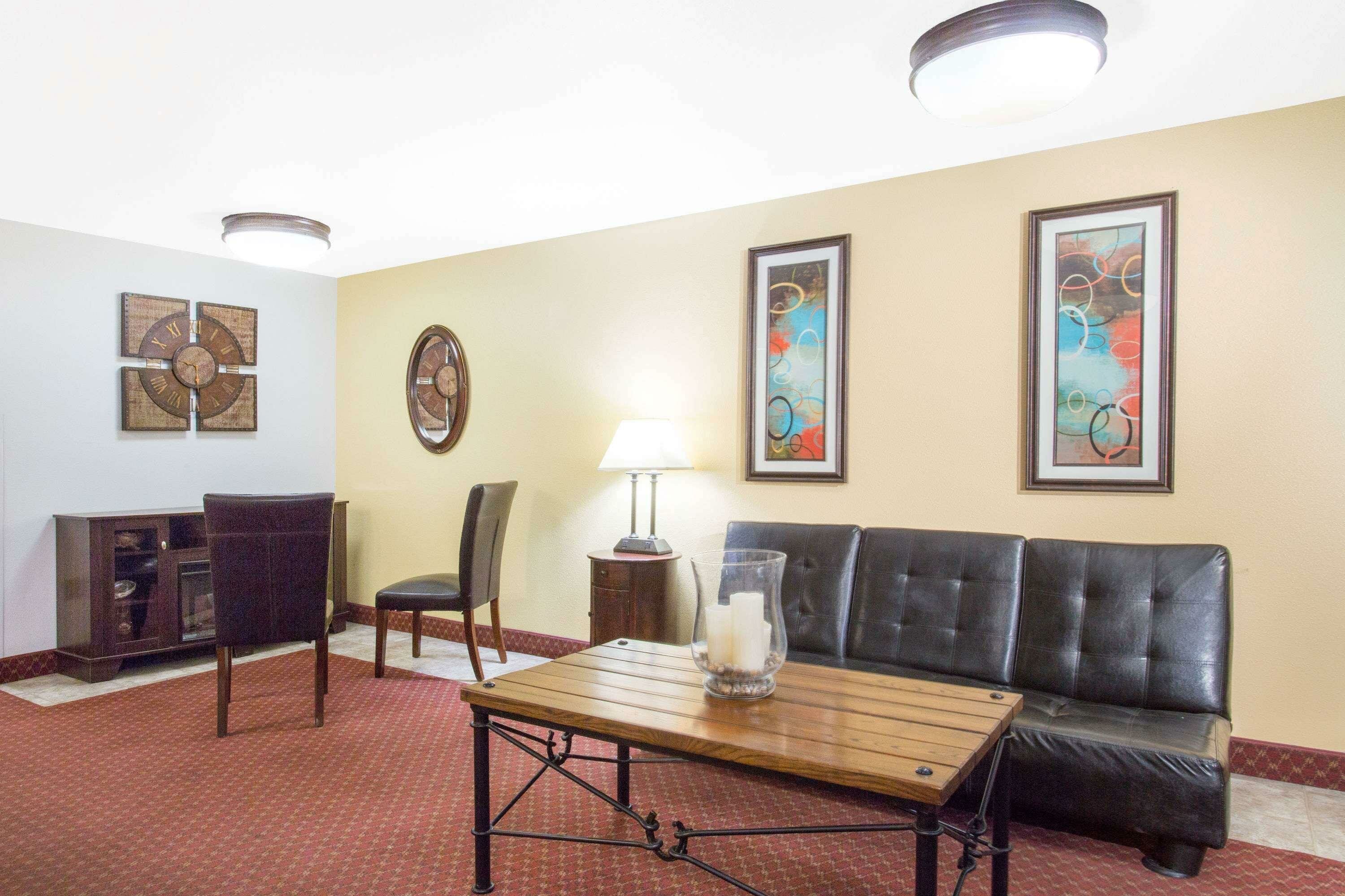 Фото Super 8 by Wyndham Elko