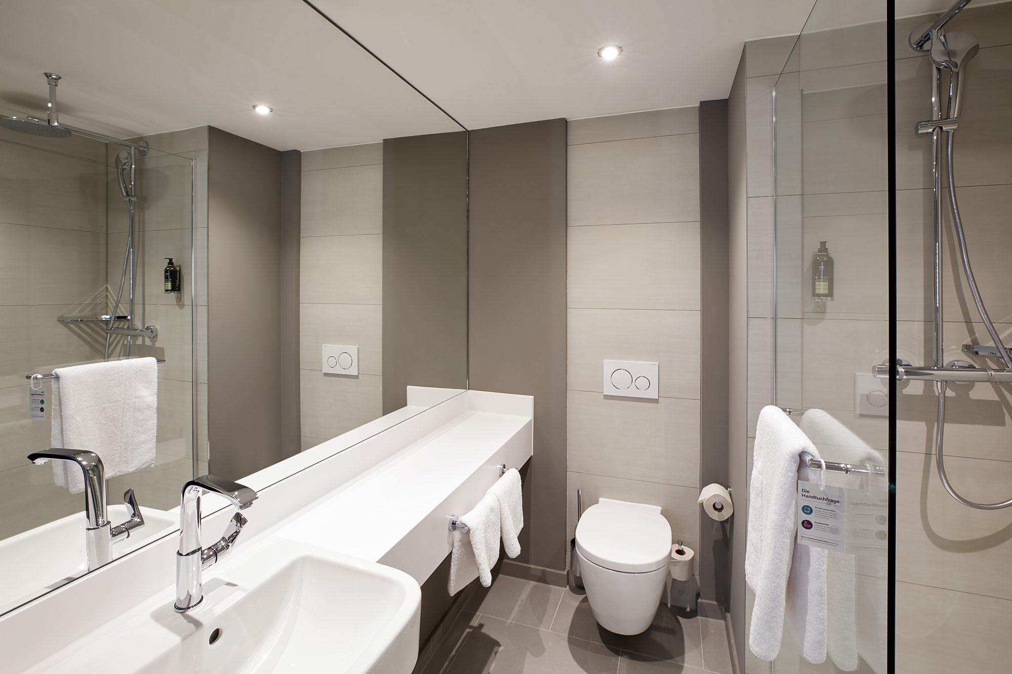 Фото Premier Inn Hamburg City