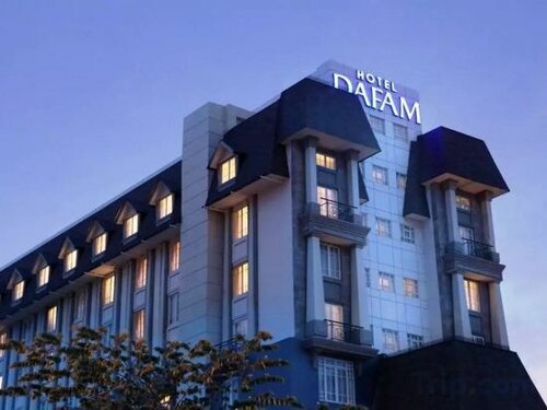 Внешний вид отеля Hotel Dafam Semarang в Семаранге, фото 1