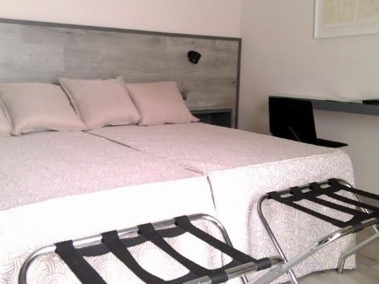 Фото Hotel Oasis Plaza