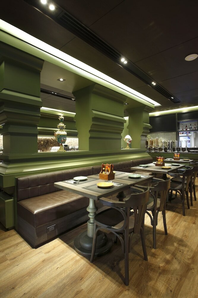 Фото Chillax Heritage Hotel