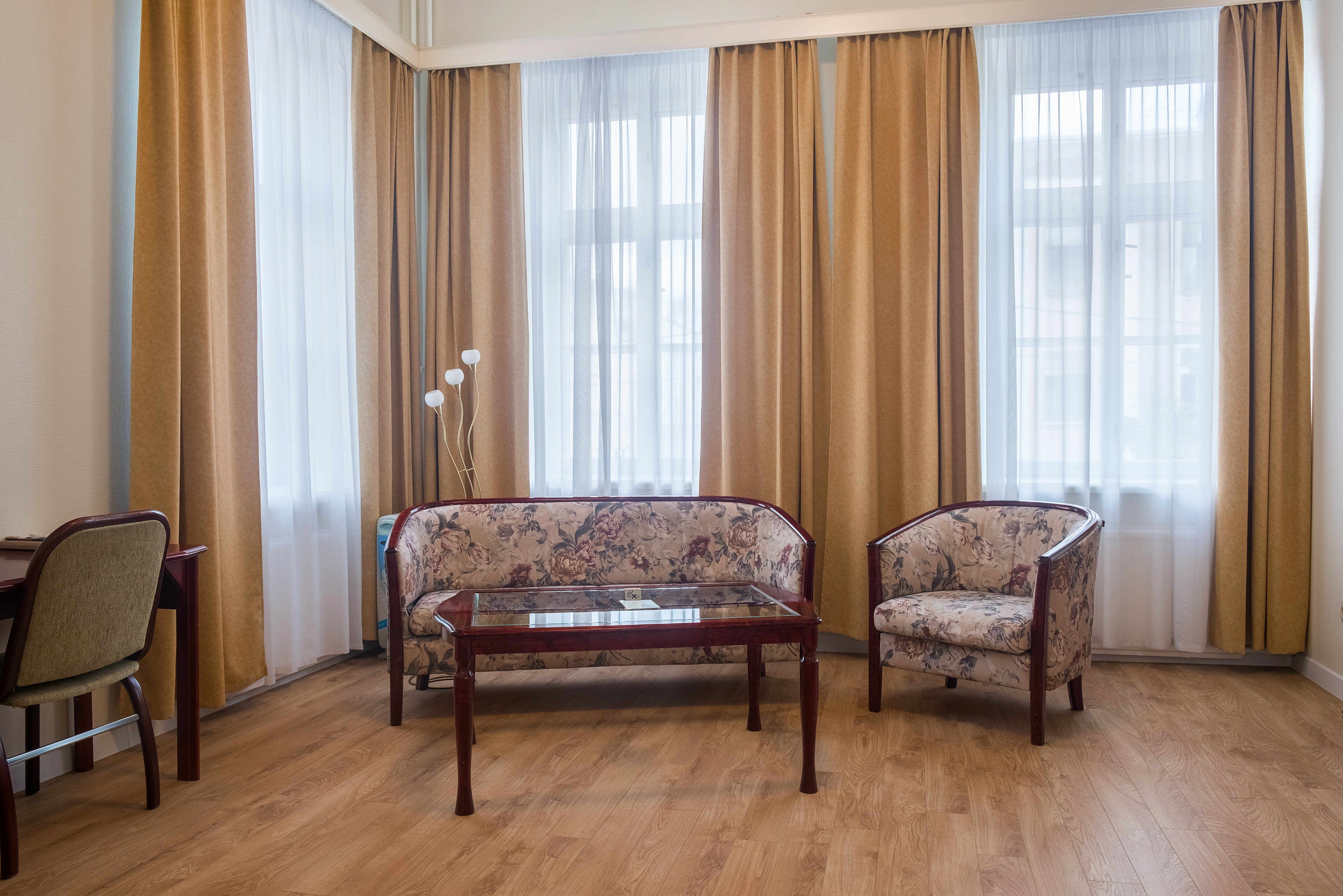 Фото отеля 1