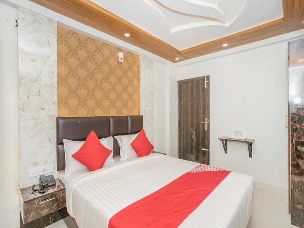 Фото Oyo 11915 Varcity Park