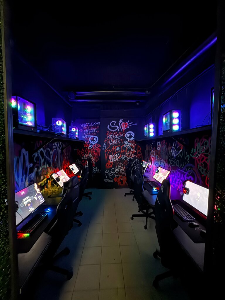 Computer club Respawn game, Astrahan, photo
