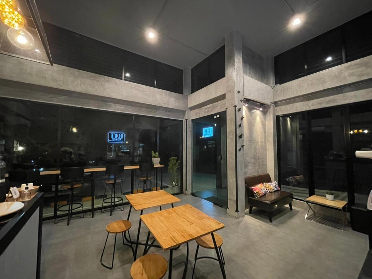 Фото Loft Space Hotel