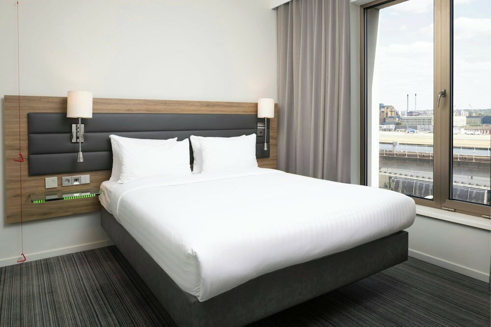 Фото Moxy London Excel