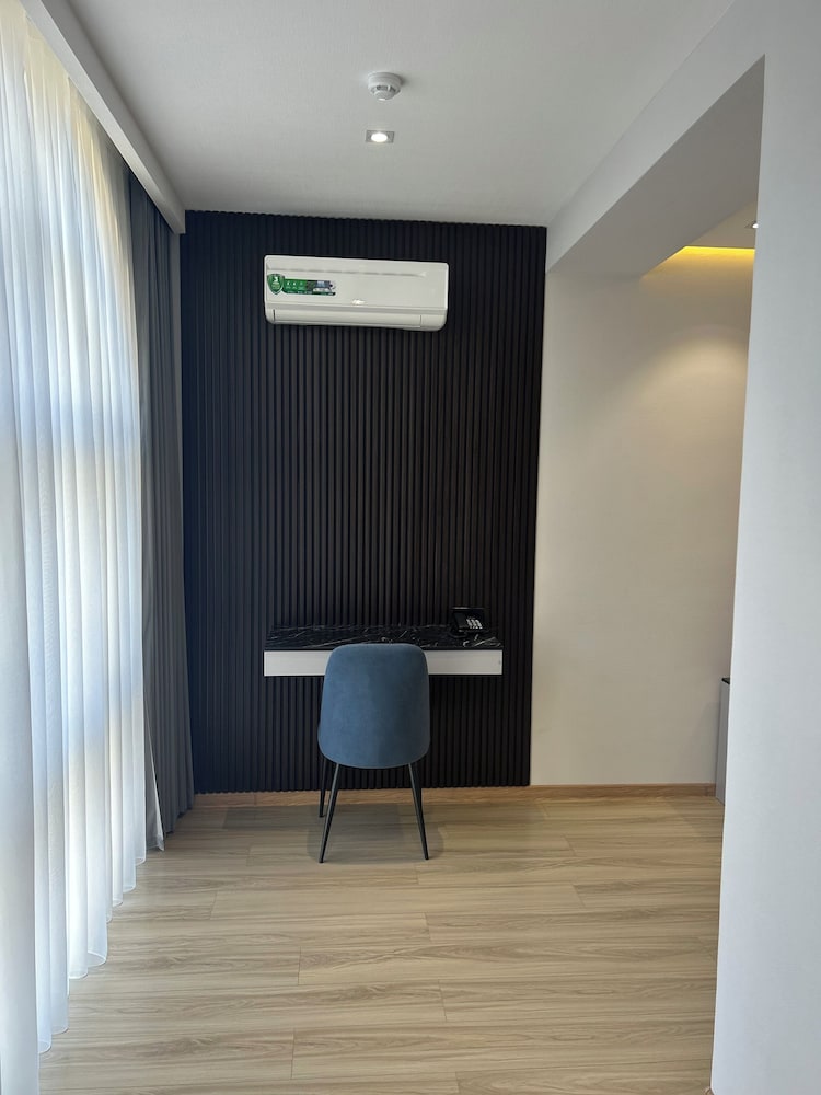 Фото Karim Parkside Hotel