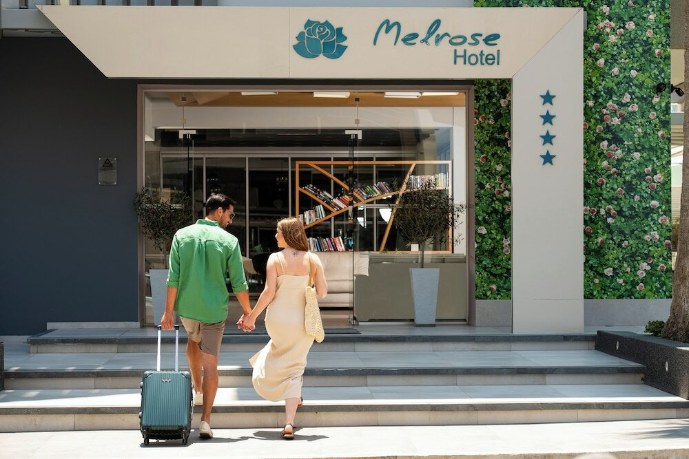 Фото отеля 2