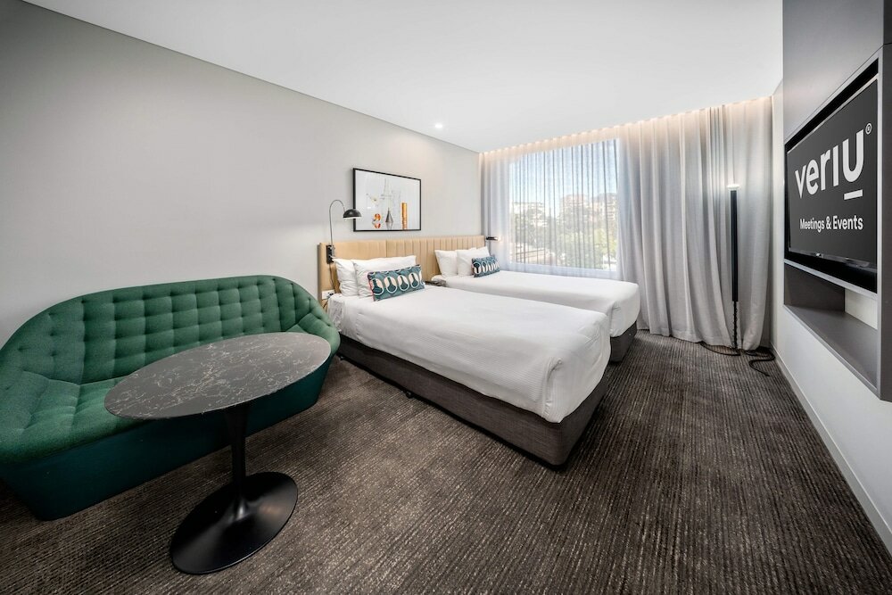 Фото Veriu Green Square