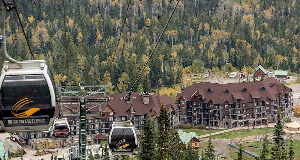 Фото Glacier Mountaineer Lodge