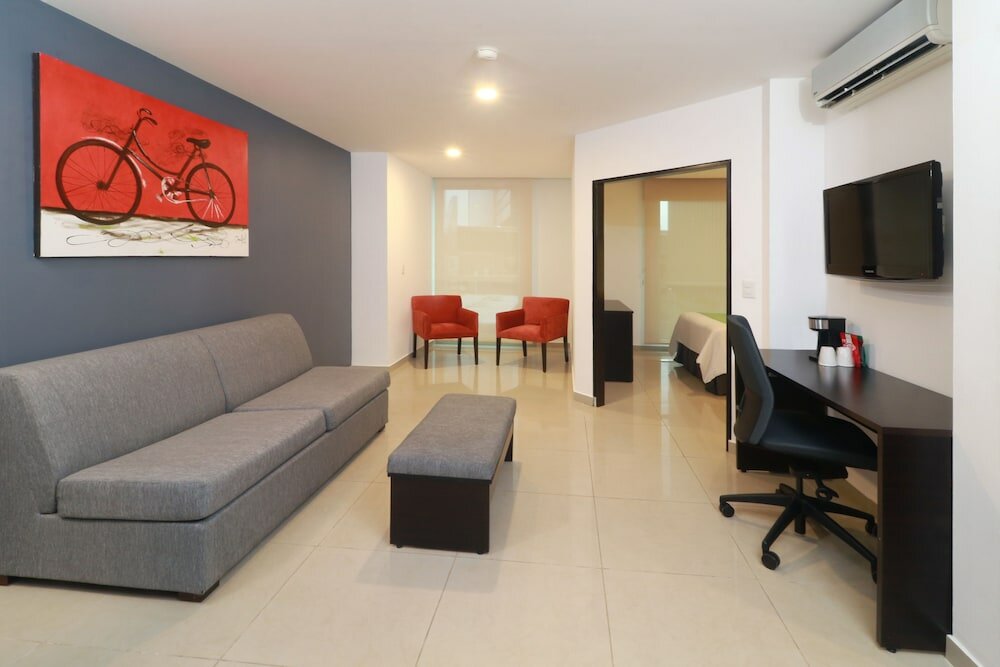 Фото Wyndham Garden Guadalajara Acueducto