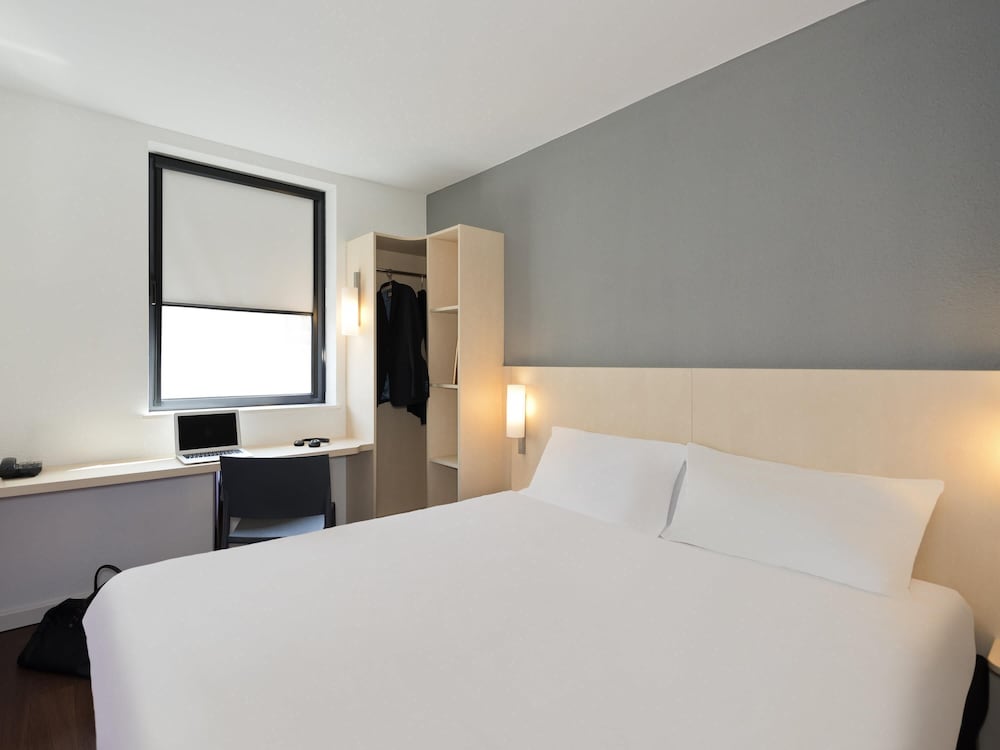 Фото Ibis budget Cannes Centre Ville
