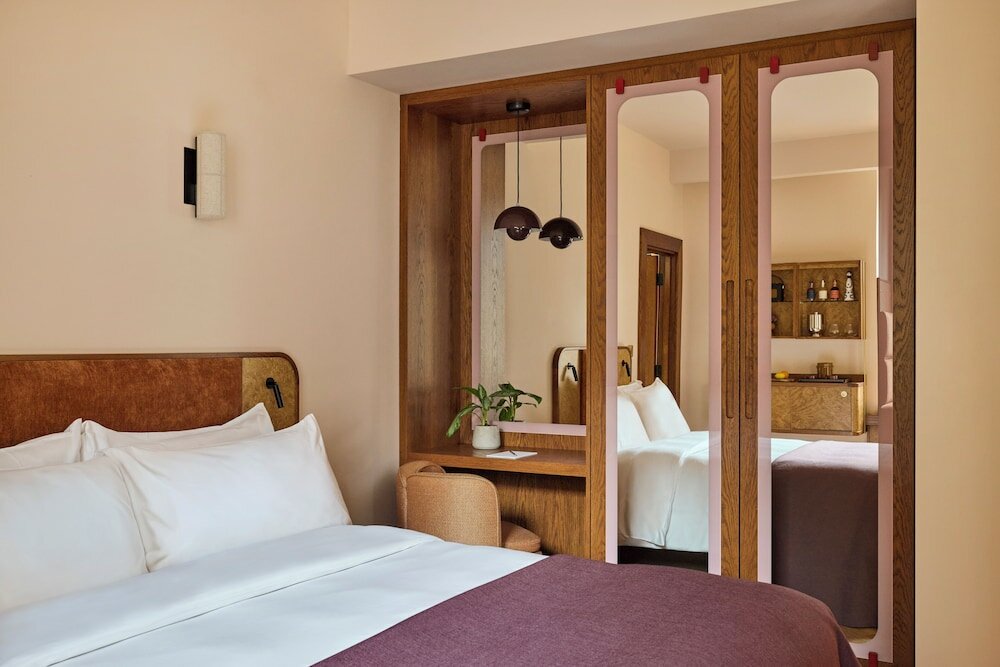 Фото Devonshire Club & Hotel