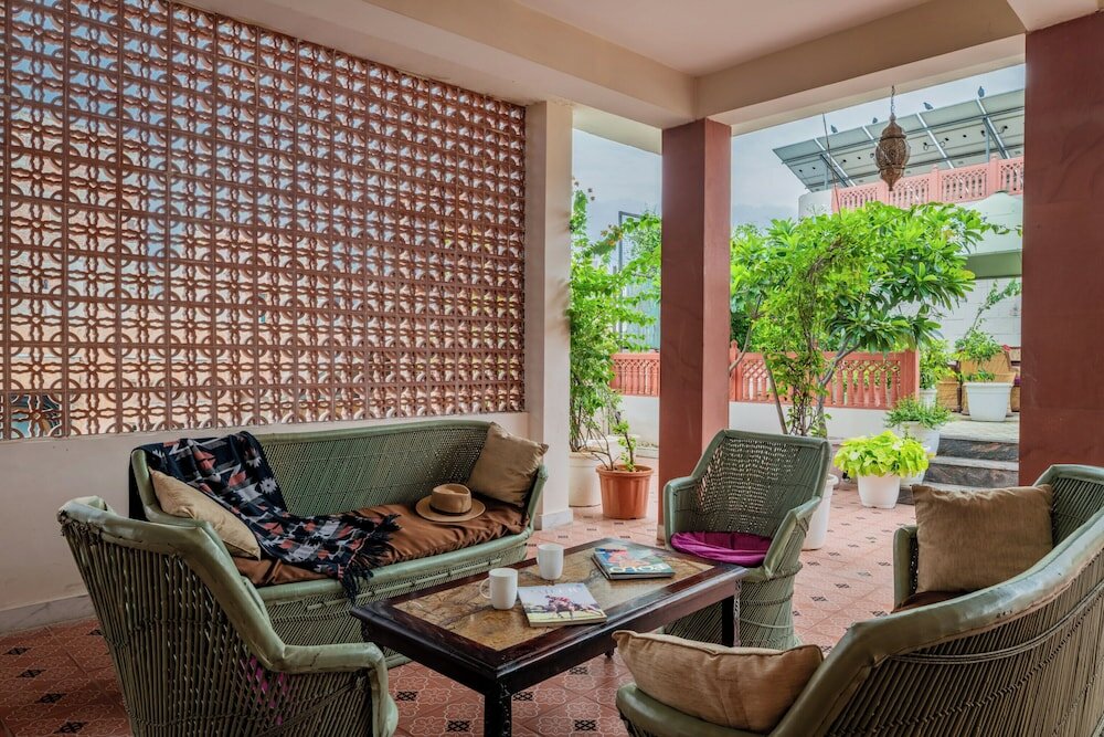 Фото Suryaa Villa - A City Centre Hotel