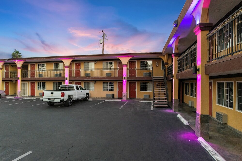 Фото Sky Palm Motel