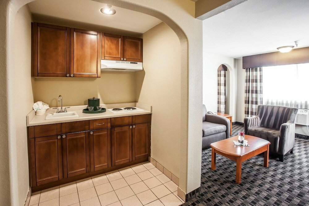 Фото Clarion Inn Renton - Seattle