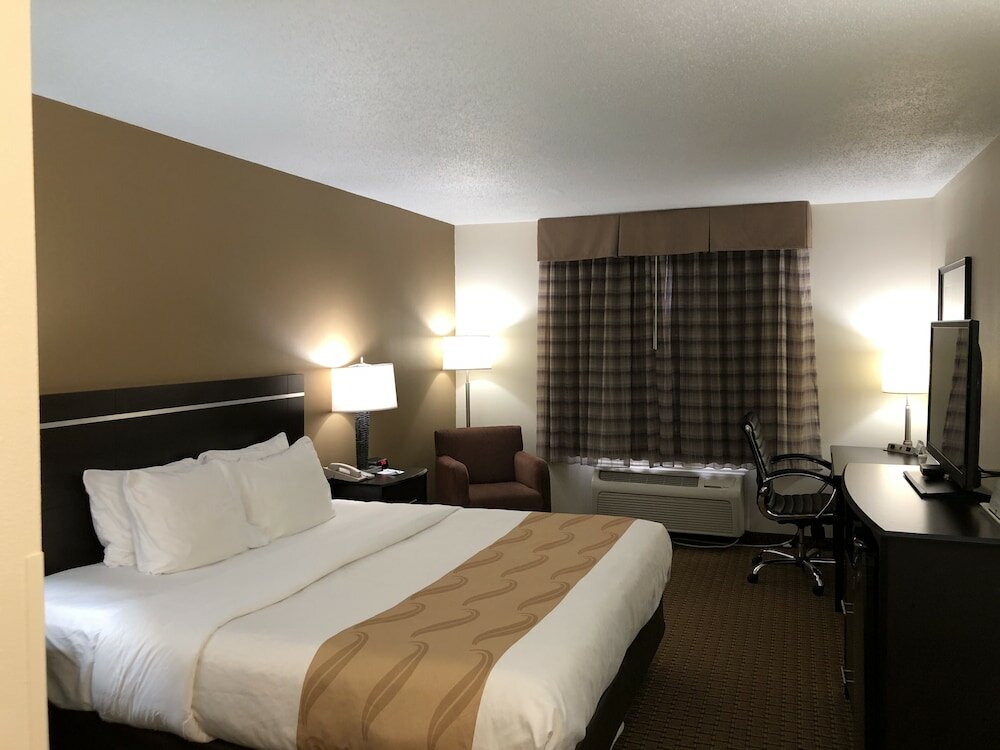 Фото Quality Inn & Suites Sun Prairie Madison East