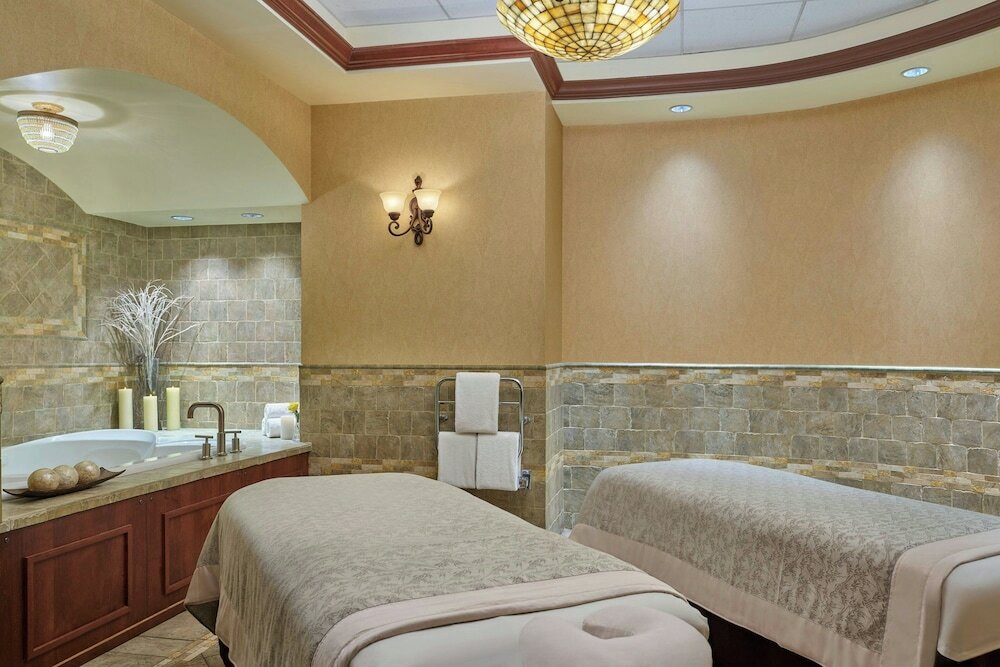 Фото Отель The Brown Palace Hotel and Spa