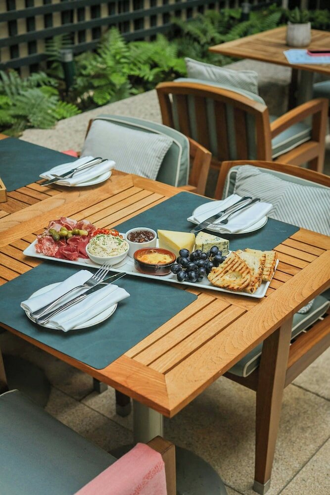 Фото The Shelbourne Dublin, A Renaissance Hotel