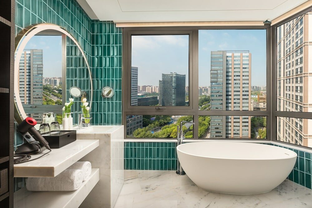 Фото HUALUXE Shanghai Changfeng Park by IHG