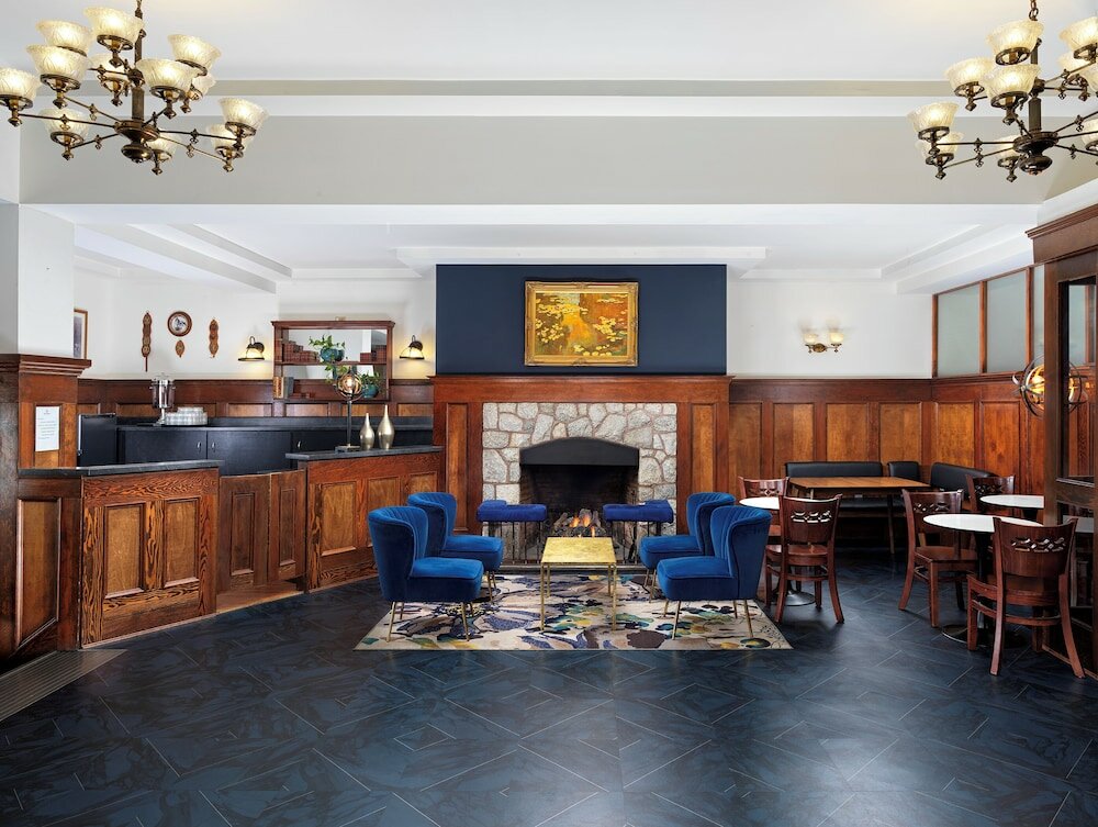 Фото Huntingdon Manor Hotel