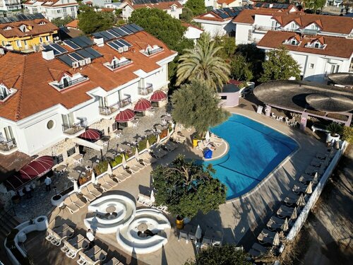 Гостиница The Pine Hill Hotel & Suites в Олюденизе