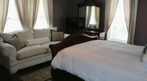 Гостиница The Londoner Bed & Breakfast в Брадентоне